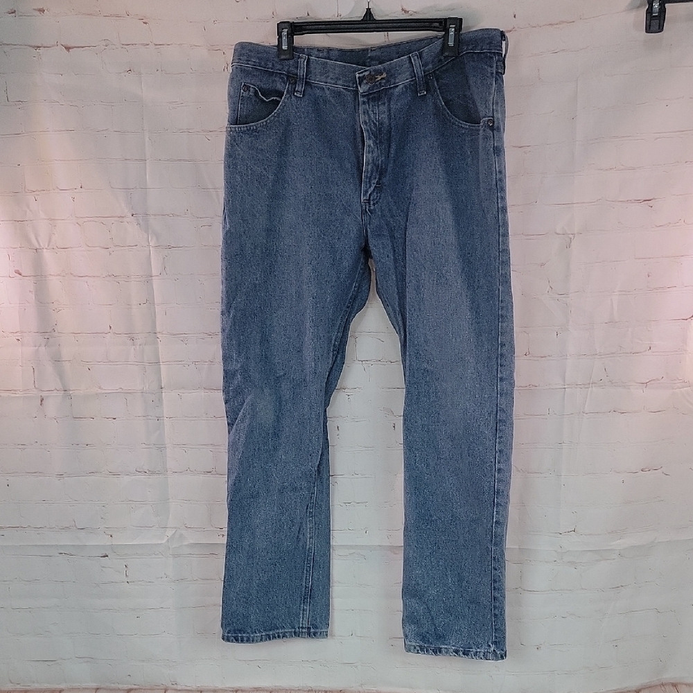 4/$20 Wrangler Blue Relaxed Jeans Comfortable Fit